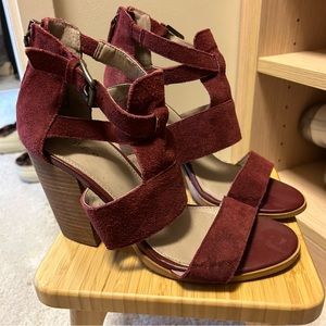 Hinge sueded Statement Stacked Heels